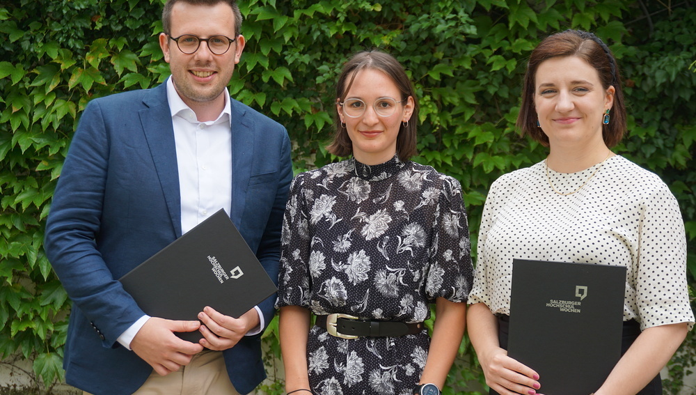 Verleihung am 3. August 2023 in Salzburg - v.l.: Janik Hollaender (1. Preis), Kathrin Ritzka (2. Preis), Gabriela Wozniak (3. Preis)            