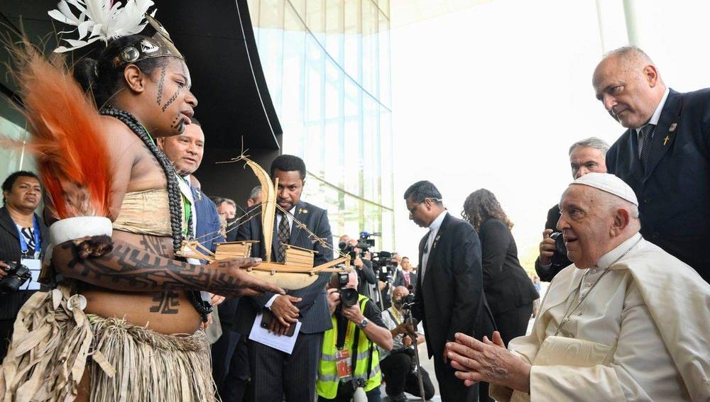 Papst Franziskus beim Empfang in Papua Neuguineas Hauptstadt Port Moresby