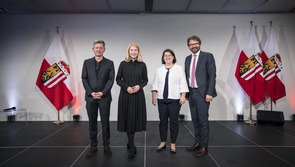 Foto vom 23. Oktober 2023 - Gesundheitsempfang des Landes Oberösterreich im Linzer Schlossmusem. v.l.: Univ.-Prof. Dr. Martin Halla, Gesundheitsreferentin LH-Stv.in Mag.a Christine Haberlander, Direktorin Mag.a Gabriele Eder-Cakl, Univ.-Prof. Dr. Her