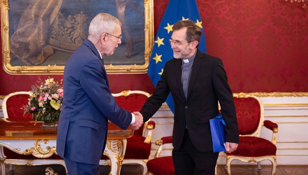 Bundespräsident Alexander van der Bellen empfängt Apostolischen Administrator Josef Grünwidl
