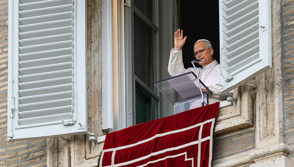 Papst Leo XIV. beim Angelusgebet