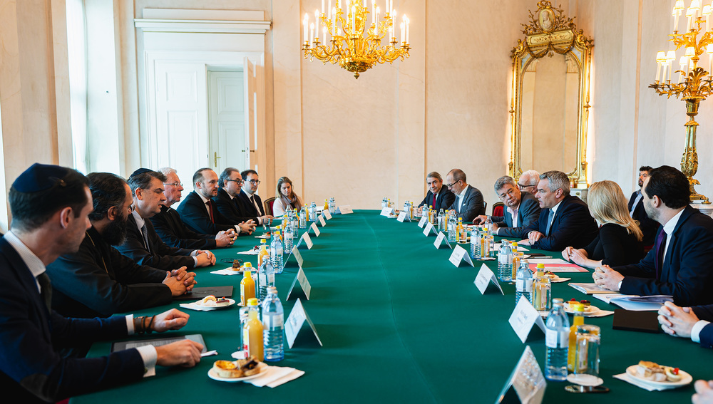 Runder Tisch im Kanzleramt mit Vertretern der Katholischen, Evangelischen und Orthodoxen Kirche sowie IKG und IGGÖ