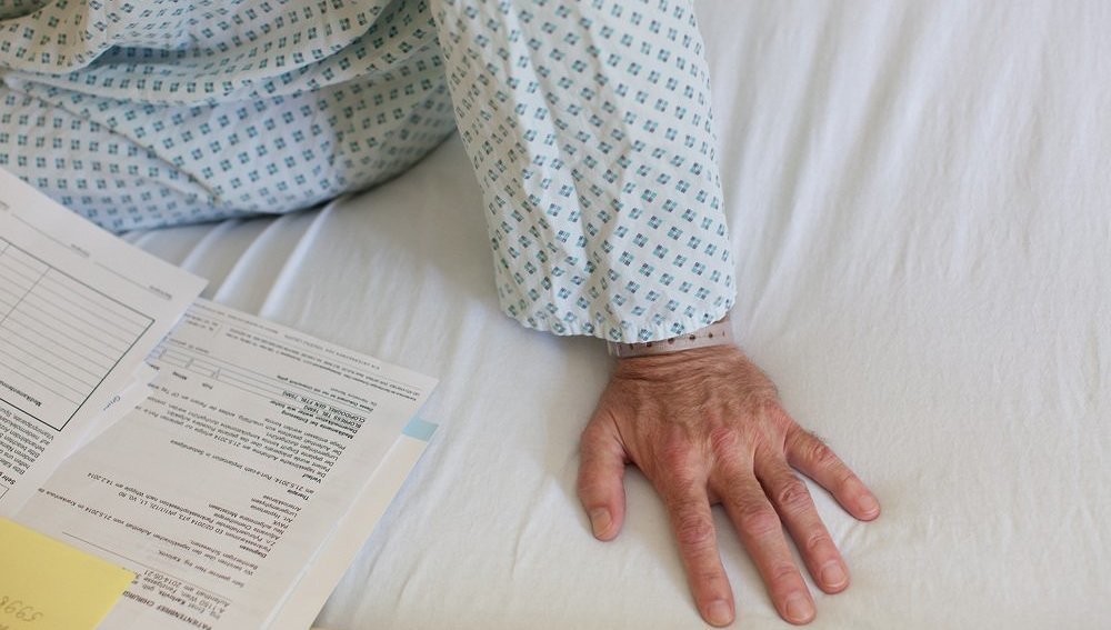 Spitalspatient im Krankenbett