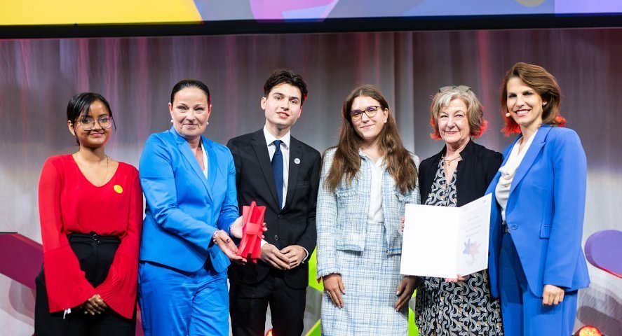 Europa-Staatspreis für Mag. Martina Schwarz für das Schulprojekt 'Maria Regina International'