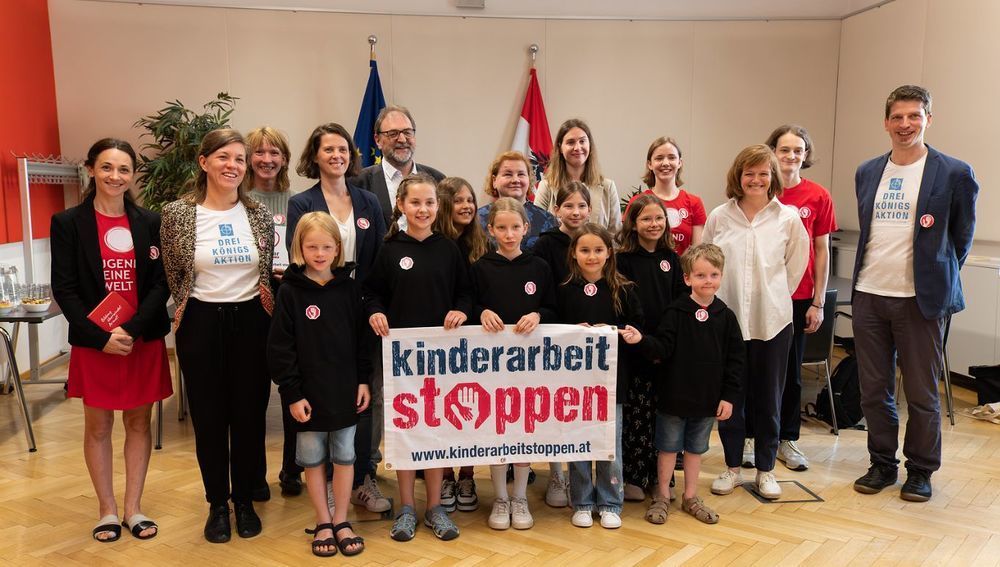 Initiative 'Kinderarbeit stoppen' bei Sozialministerin Schumann