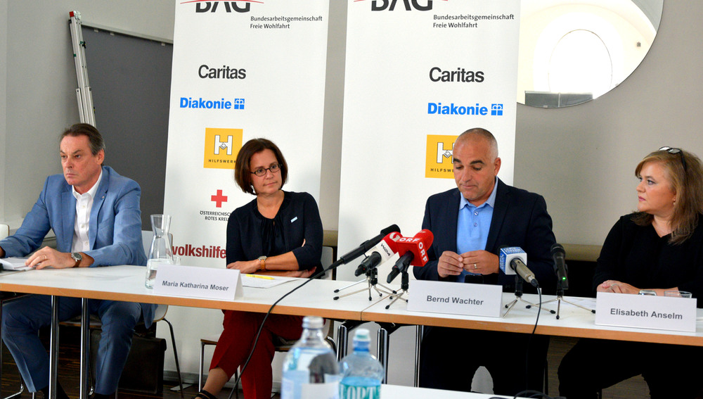 v.l.: Michael Opriesnig (Rotes Kreuz), Maria Katharina Moser (Diakonie), Bernd Wachter (Caritas), Elisabeth Anselm (Hilfswerk)