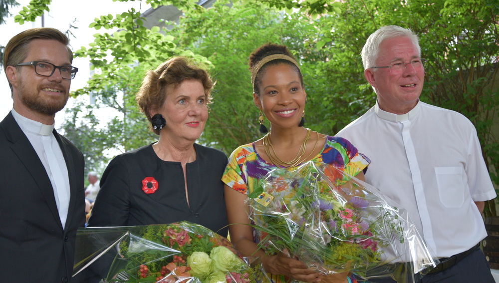 v.l.: Hochschulseelsorger Alois Kölbl, Festspielpräsidentin Helga Rabl-Stadler, Sopranistin Golda Schultz, Erzbischof Franz Lackner