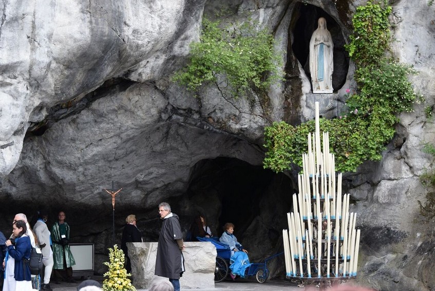 Erscheinungsgrotte von Lourdes