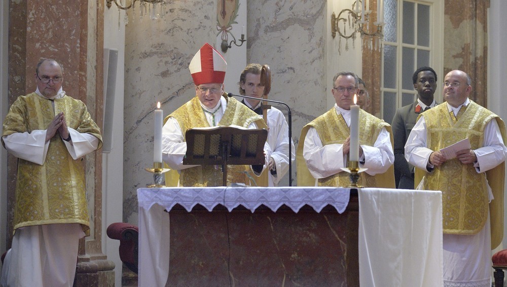 Messe am Weltfriedenstag in der Wiener Karlskirche mit Militärbischof Werner Freistetter 