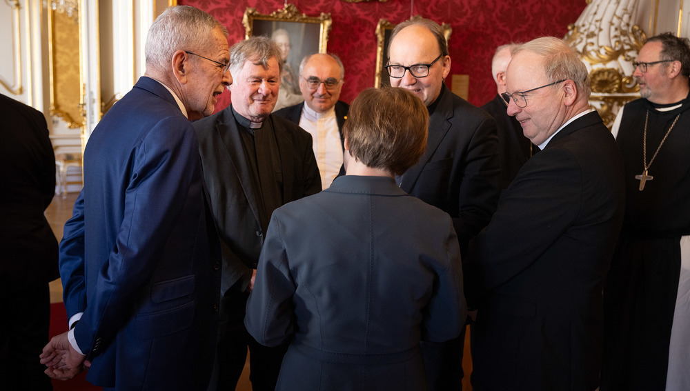Bundespräsident Van der Bellen und Doris Schmidauer im Gespräch mit Bischöfen Manfred Scheuer, Wilhelm Krautwaschl, Hermann Glettler und Benno Elbs