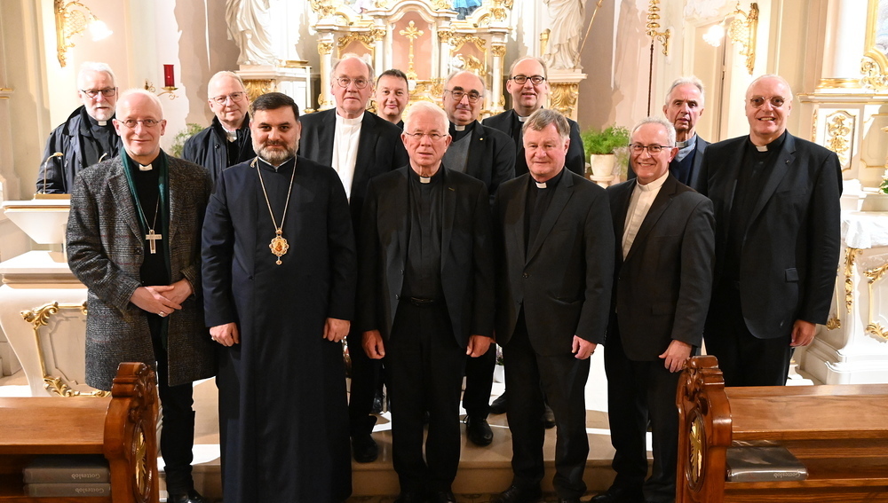 Begegnung der Bischofskonferenz mit dem armenisch-apostolischen Bischof Tiran Petrosyan