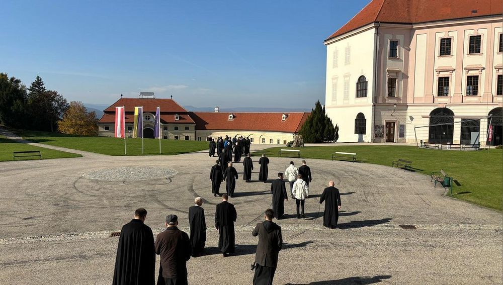 Benediktiner beim Generalkapitel in Sitft Göttweig