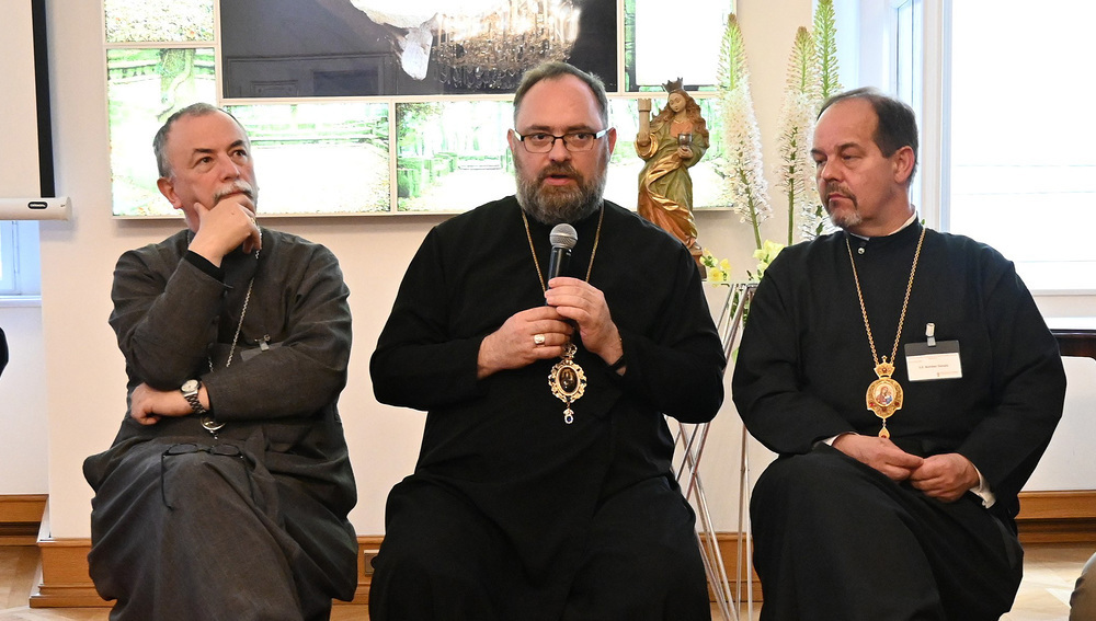 (v.l.) Erzbischof Cyril Vasil, Bischof Milan Stipic, Bischof Bohdan Danylo bei internationaler griechisch-katholischer Tagung in Wien