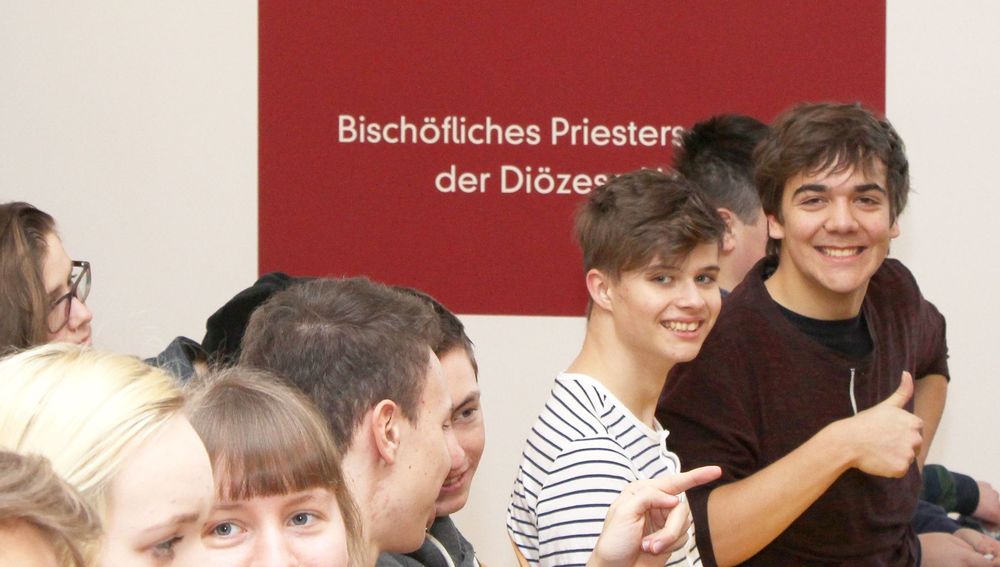 Schüler beim Linzer 'TheoTag'