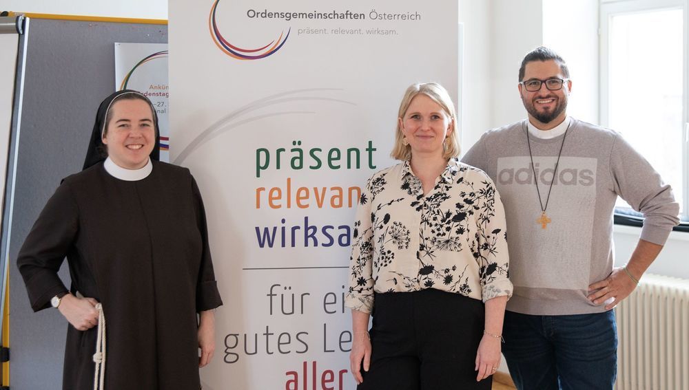 (v.l.n.r) Sr. Helena Fürst , Renate Magerl,P. Johannes Haas,