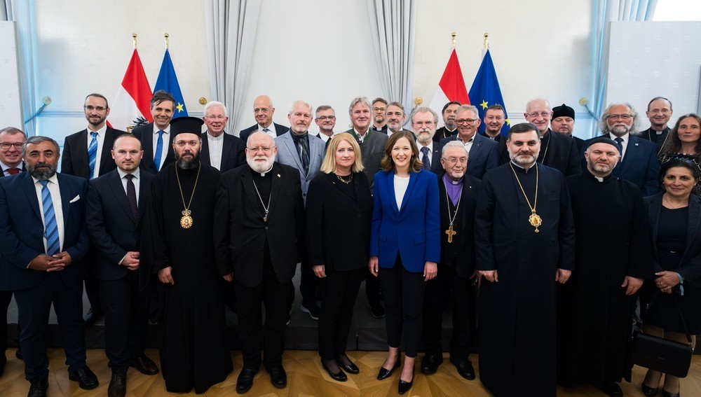 Osterempfang im Bundeskanzleramt mit Kultusministerin PLakolm und Vertretern der Kirchen und Religionsgesellschaften in Österreich