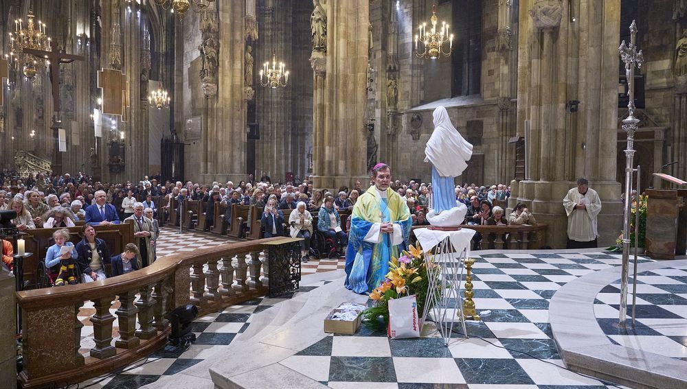 Erzbischof Josef Grünwidl beim Medjugorje-Friedensgebet im Wiener Stephansdom