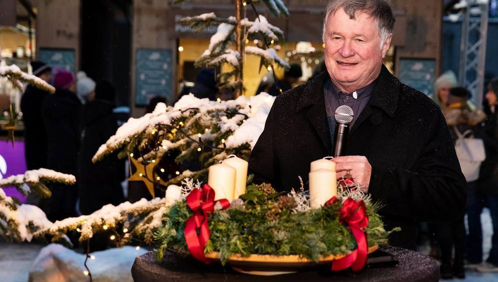 Bischof Scheuer eröffnet Linzer 'Advent am Dom' 2023