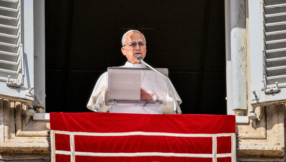 Papst Leo XIV. beim Angelusgebet