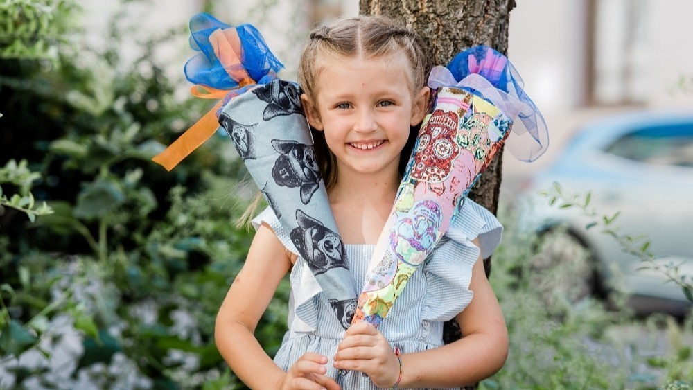 Mädchen mit Schultüten der Elisabeth-Stiftung
