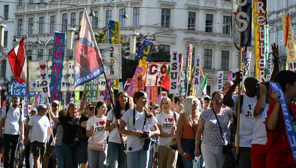 Teilnehmer beim 'Marsch für Jesus' 2026 in Wien